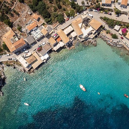 Trapela Limeni Luxury Suites Екстер'єр фото