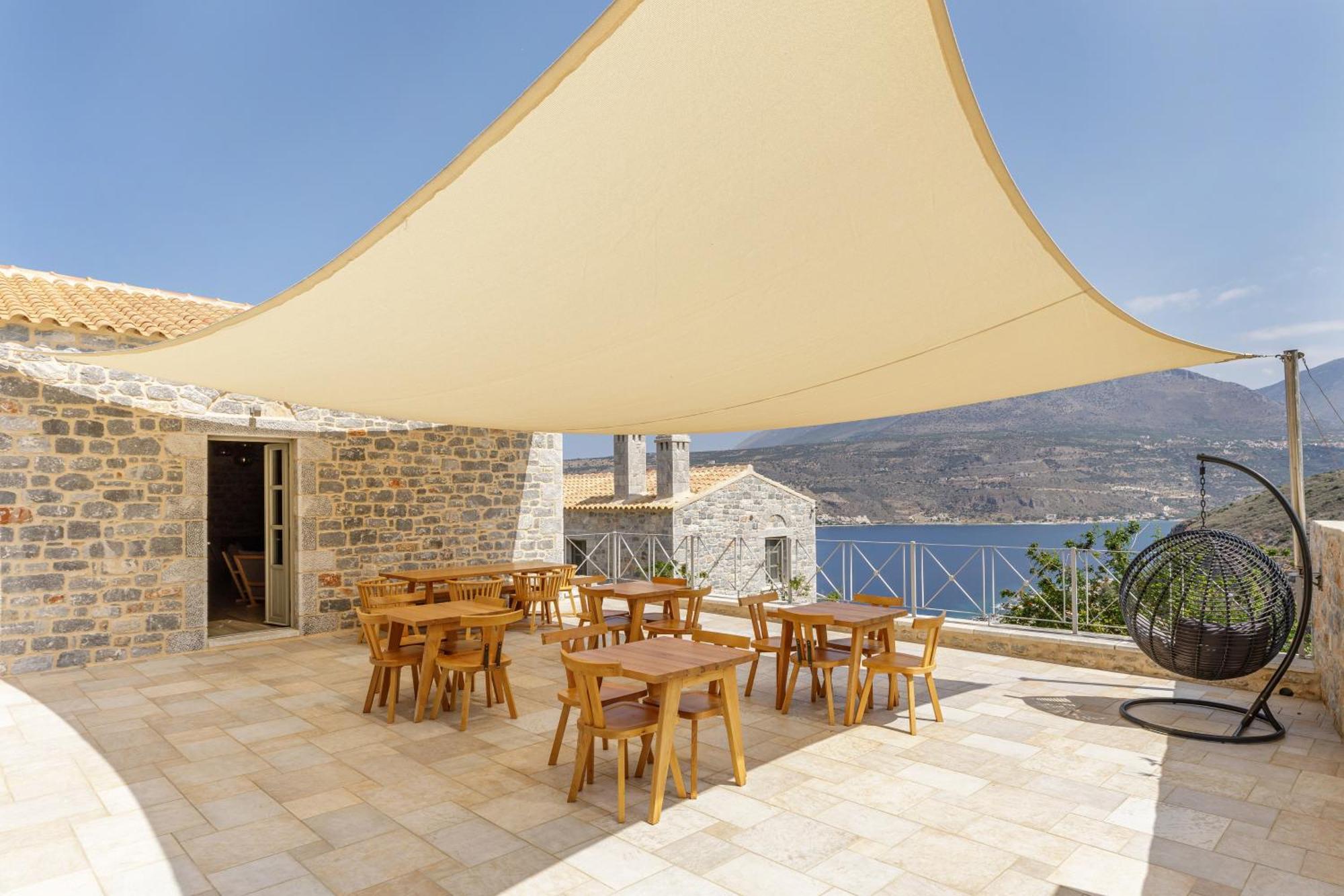Trapela Limeni Luxury Suites Екстер'єр фото