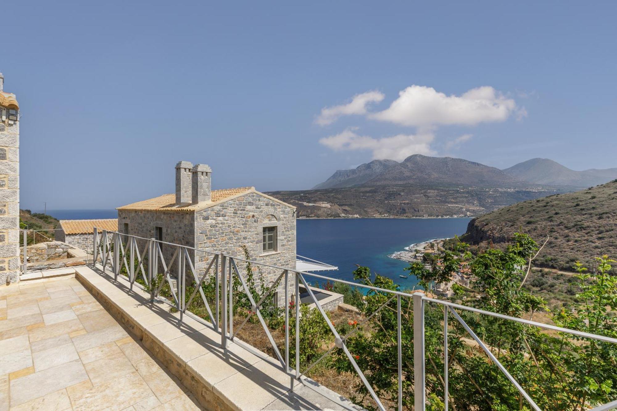 Trapela Limeni Luxury Suites Екстер'єр фото