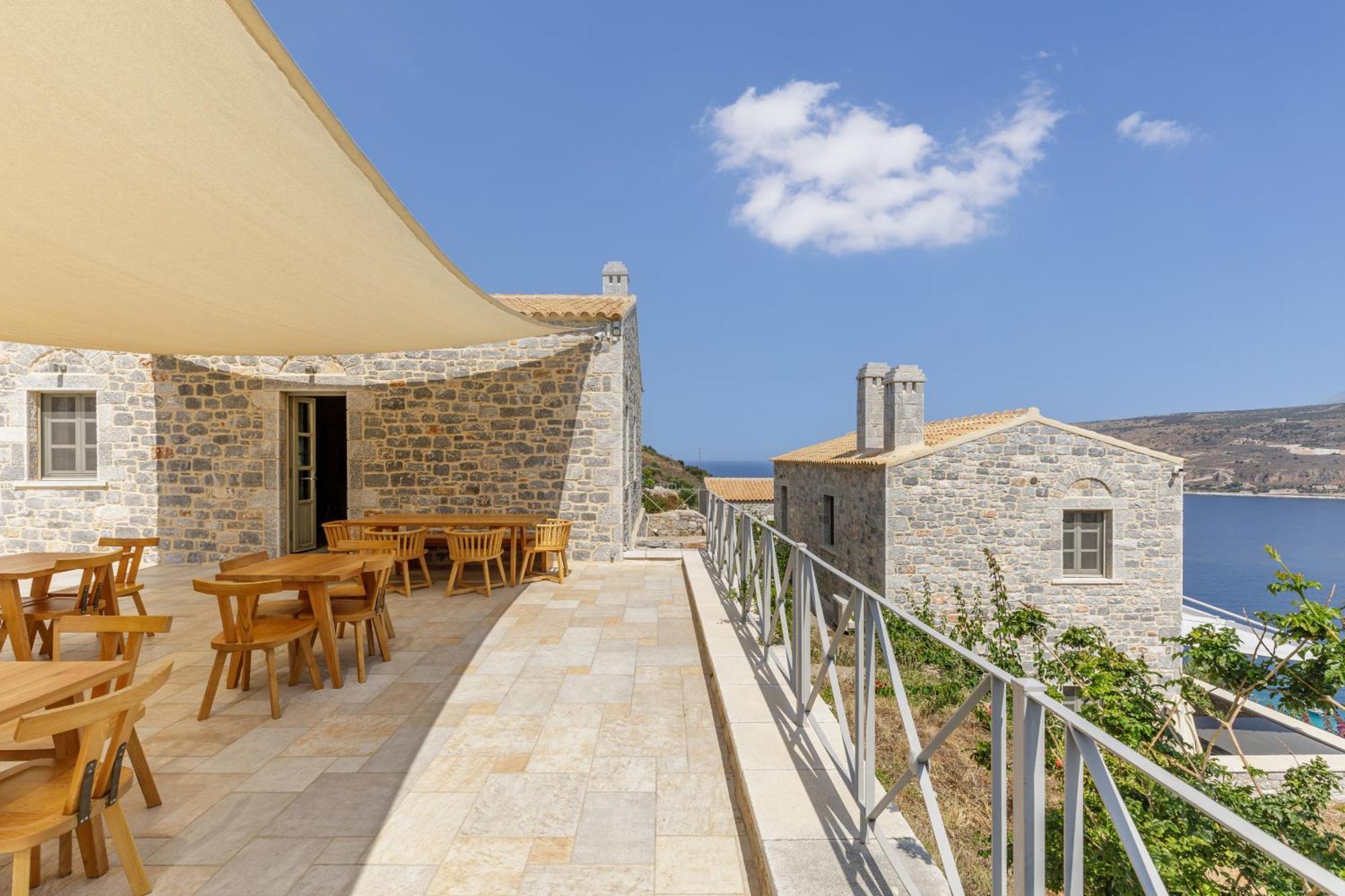 Trapela Limeni Luxury Suites Екстер'єр фото