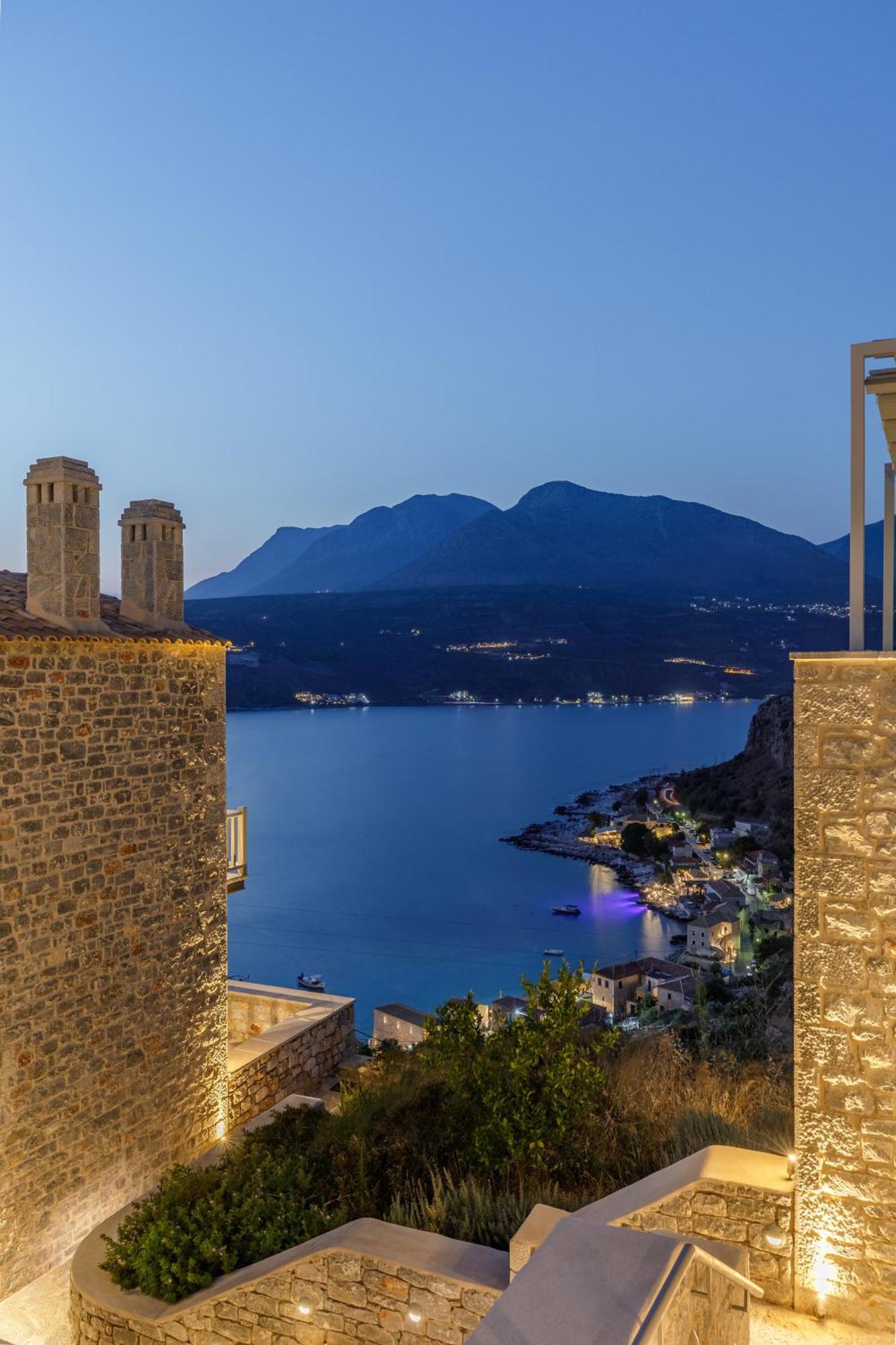 Trapela Limeni Luxury Suites Екстер'єр фото