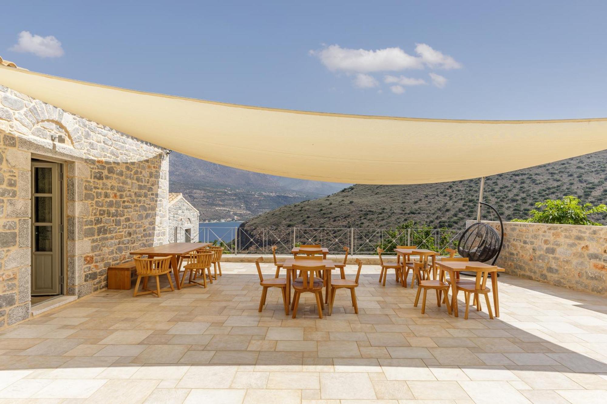 Trapela Limeni Luxury Suites Екстер'єр фото