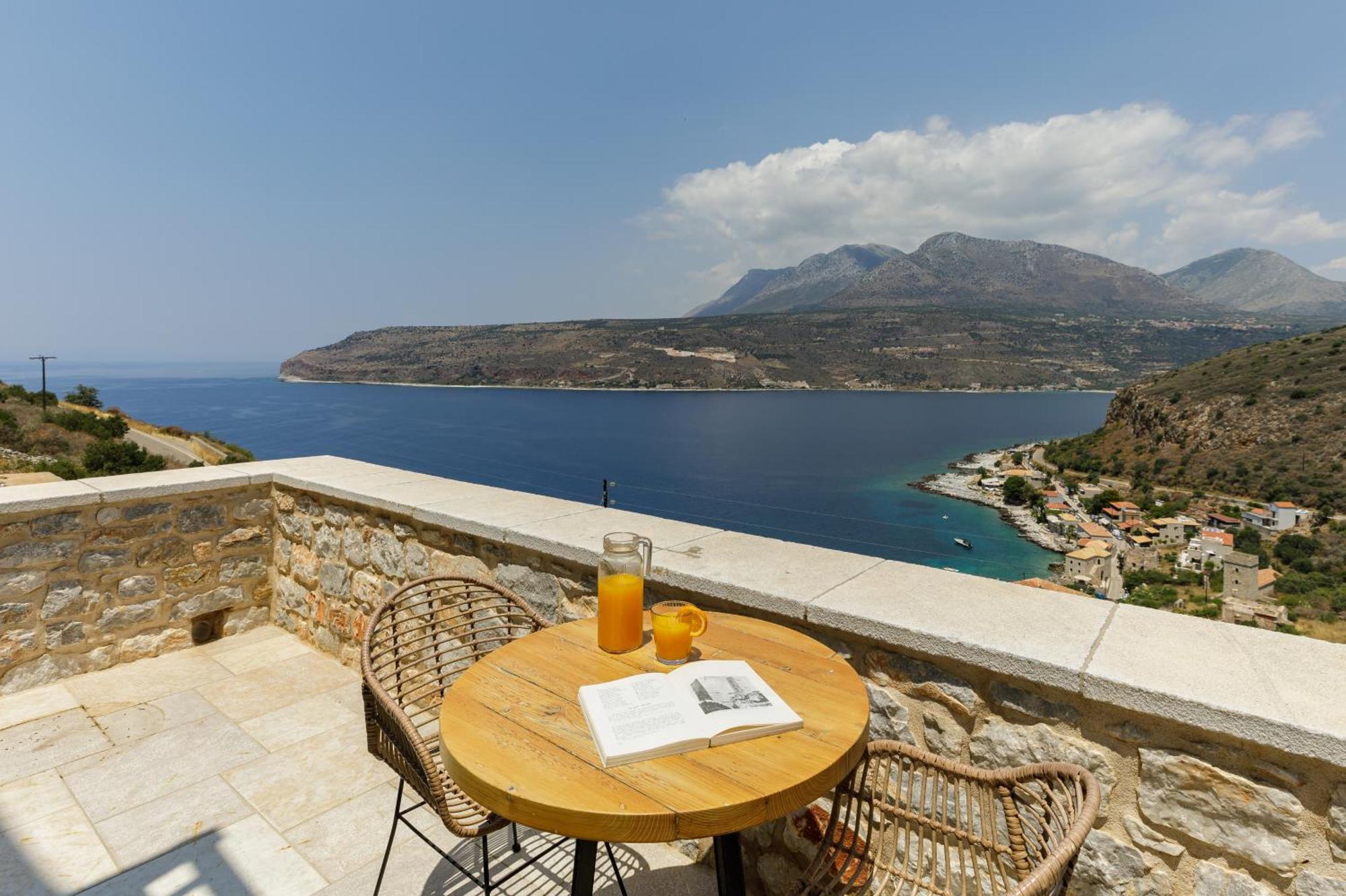 Trapela Limeni Luxury Suites Номер фото